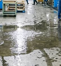 雨漏りが発生している